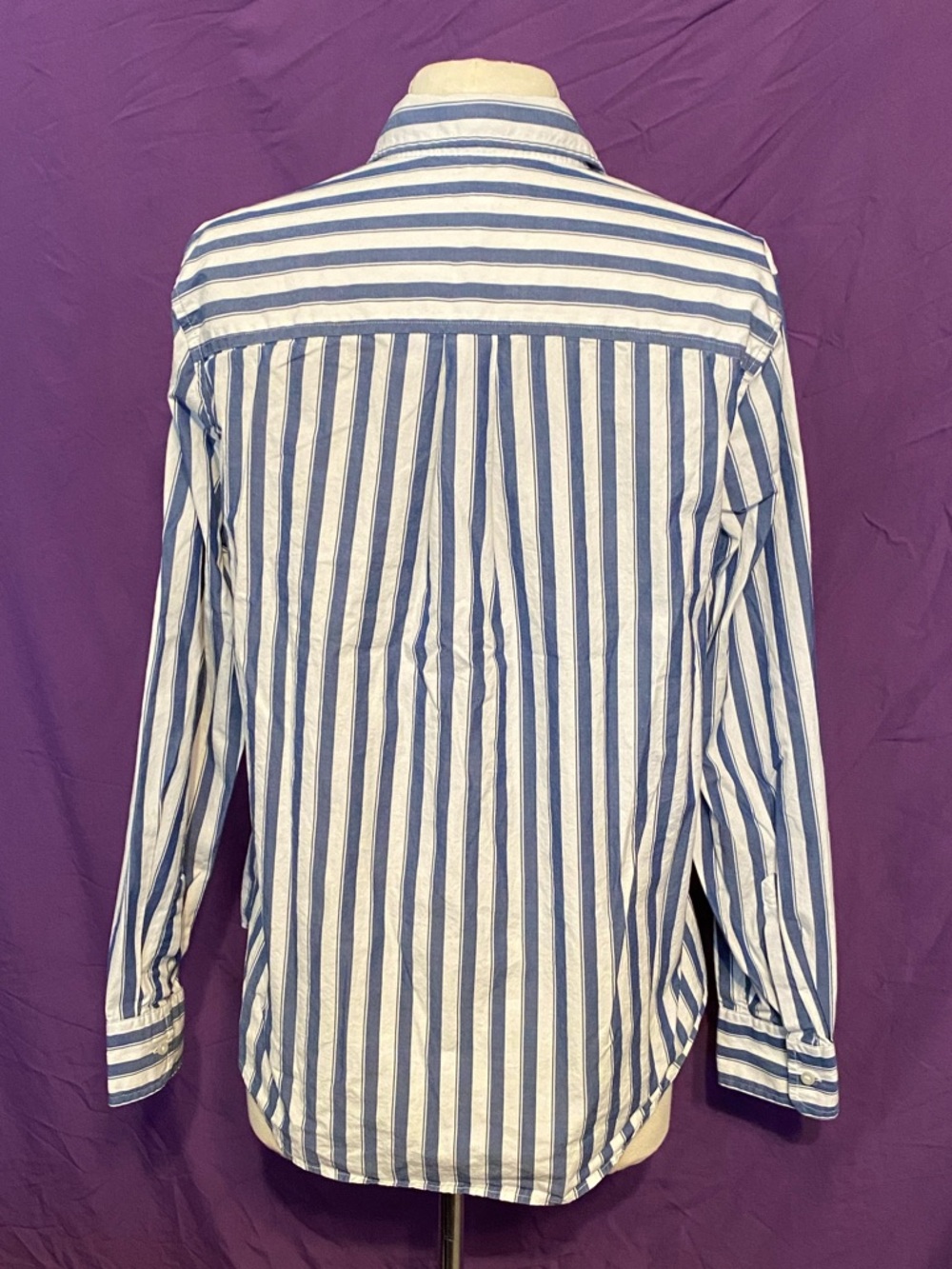 GAP Women’s Perfect Shirt Blue and White Vertical Stripe Button-Down. Size M. - Picture 3 of 5